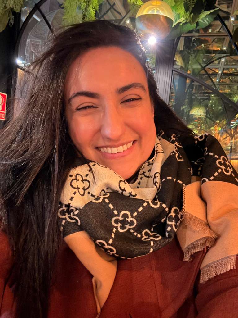 Ale Lima, criadora do Manifesting with Ale